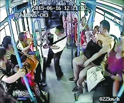 ������Ů������λ��ק��