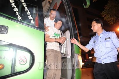 男子肇事后逃亡7年震后打电话回家被捕(图)