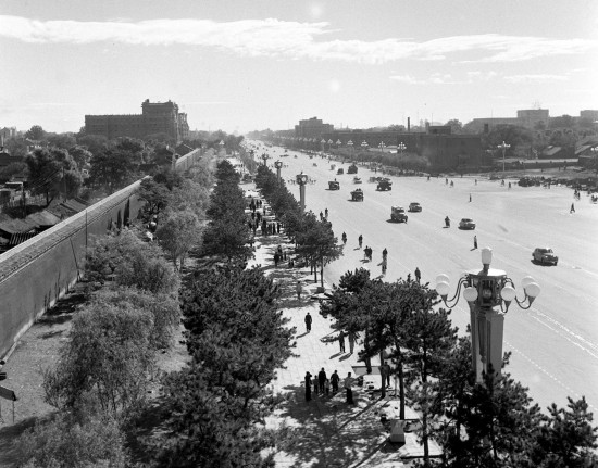图文:1959年10月31日的北京东长安街