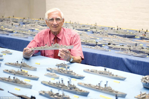 英国男子62年中用火柴棍制432艘军舰模型(图)