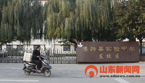 初中女生考试时跳楼自杀手臂留遗言(组图)