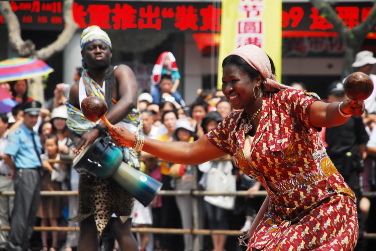 图文:嘉兴端午民俗表演大巡游举行