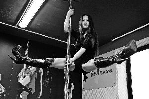 ���ڸ�ѧ����ʾ���������塣�����̱����� � ��