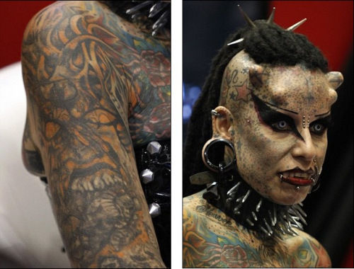 今年35岁的墨西哥女子玛丽亚•克里斯特纳(Maria Hose Cristerna)因为全身布满纹身和穿刺，而被人们称作“吸血鬼女人”。