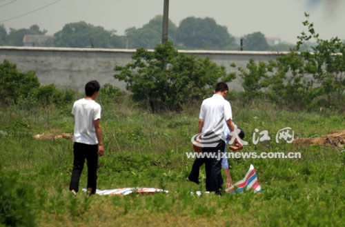 南昌一女子裸死空地疑遭性侵犯(图)