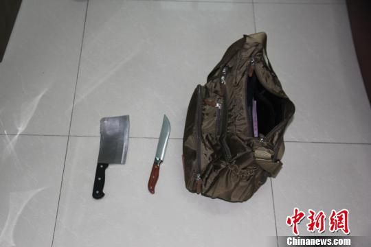 9����9ʱ35�֣��麣�м��������԰�㳡�����鱦�귢��һ�ڳֵ������鱦����ͼΪ���������������������� ���ƽ ��