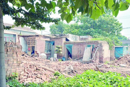 ̮���ķ����������ϣ�һ�����䷿����������������Ѿ���Ϊ���棬�����һ����Ȼû��̮������Ҳ��ҡҡ��׹��