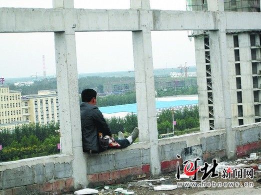 ���ӻ���Ů������¥��