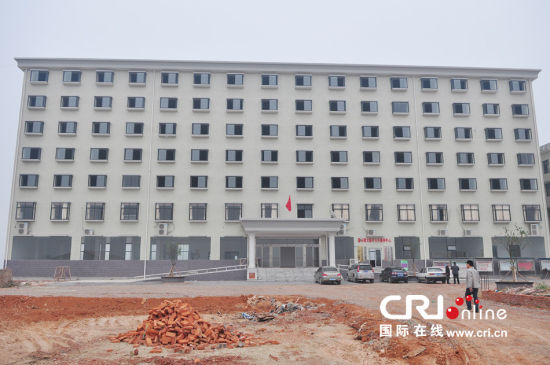 ��2013��10��21�գ���ɳ�ƸǴ�Ƿծǧ���½��ĺ����岿¥���ⶰ¥��7�㡢��ǧƽ�ף��ô��ɲ���5�ˡ�ͼƬ��Դ��Сɽ/CFP 