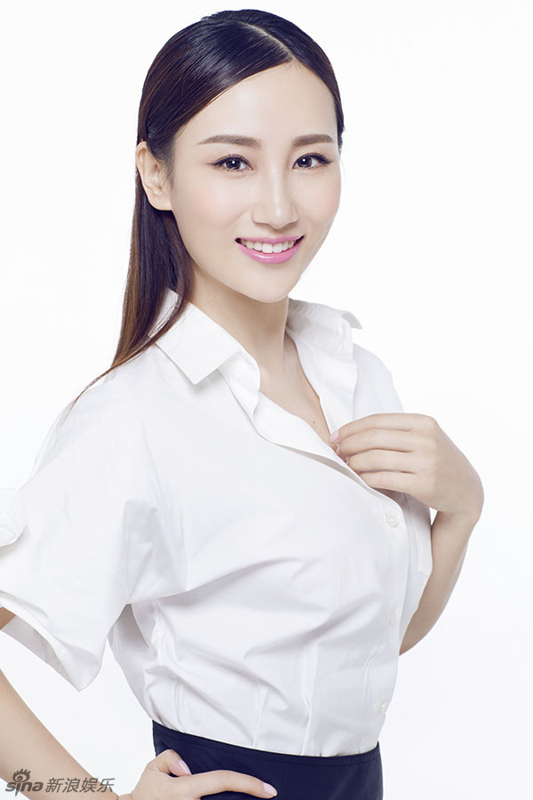 组图：高洋知性写真曝光 重塑经典原始美