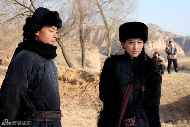 组图：贾青《镖门》变俏皮女土匪 与霍建华CP