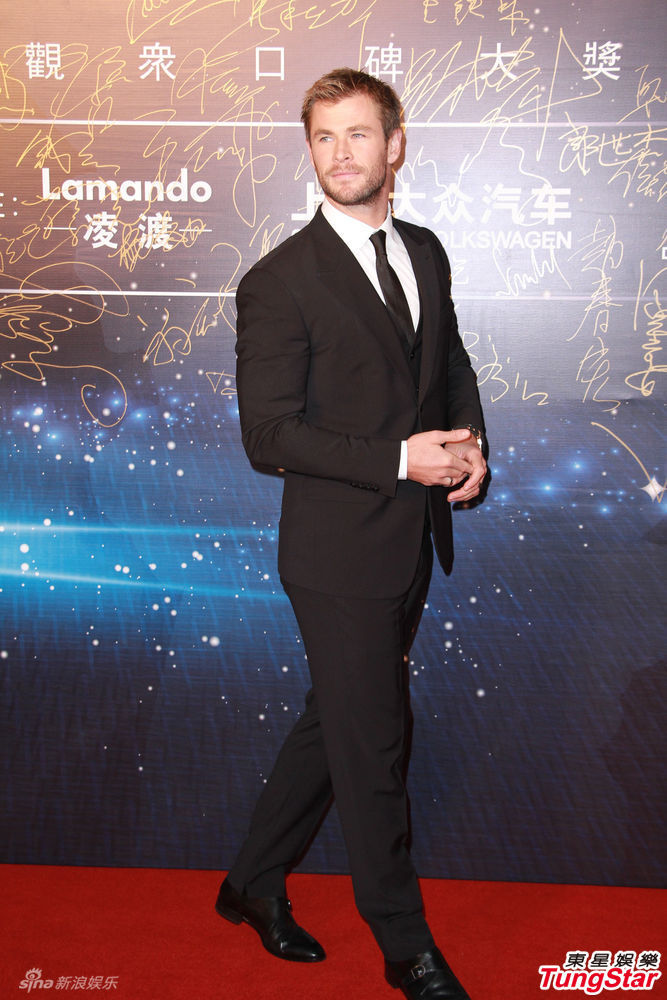 组图：王力宏与雷神同场比帅 要再和娇妻生两胎