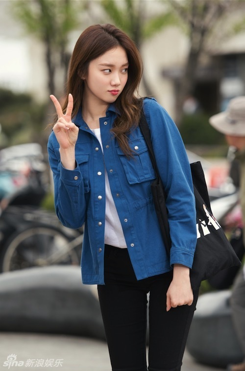 组图：韩剧《女王之花》公开李晟京拍摄照片