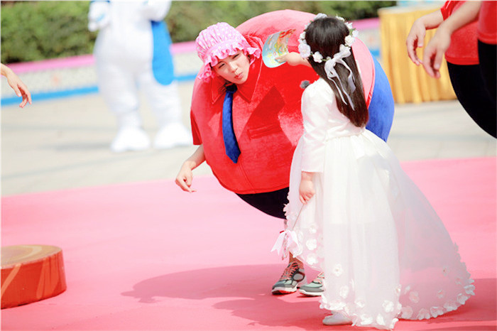 组图：跑男欢乐过六一 刘涛李晨组新“我们”