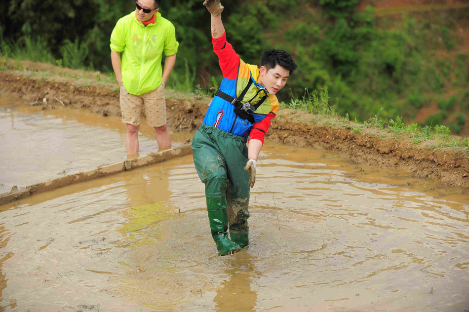 组图：老板2马锐回应换房风波 揭秘女星心机妆