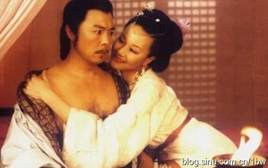 张铁林宁静早年大尺度剧照 嘴对嘴亲昵喂食(图)