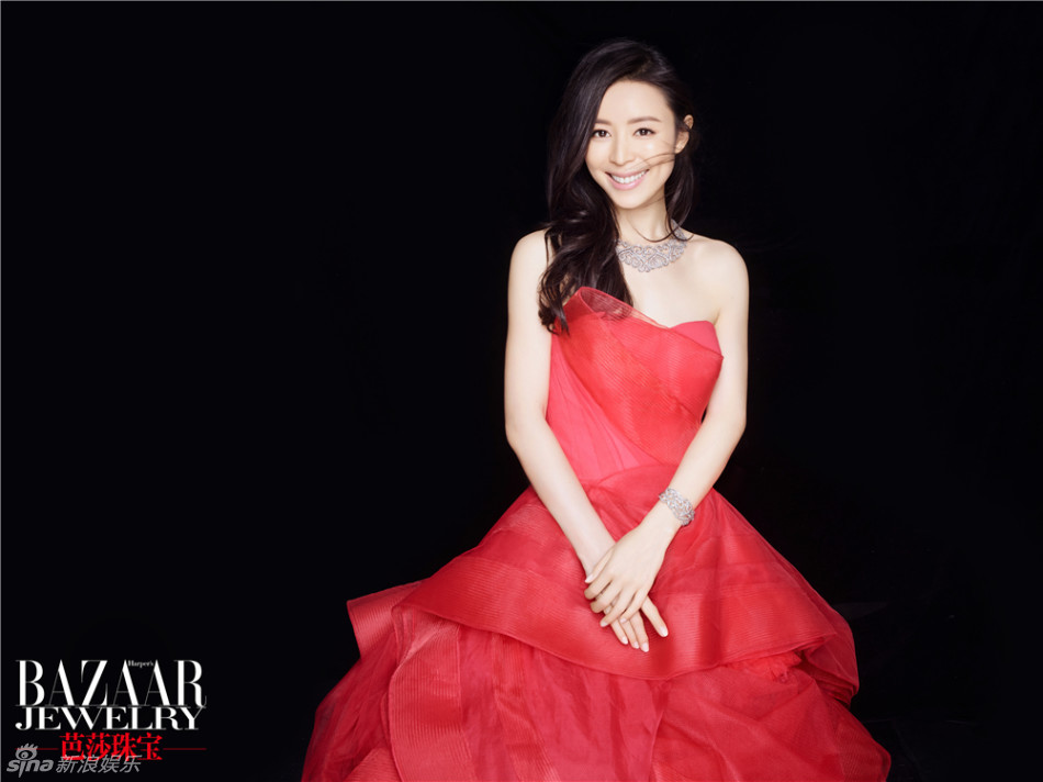 组图:张静初最新大片曝光 变身“建筑狂人”