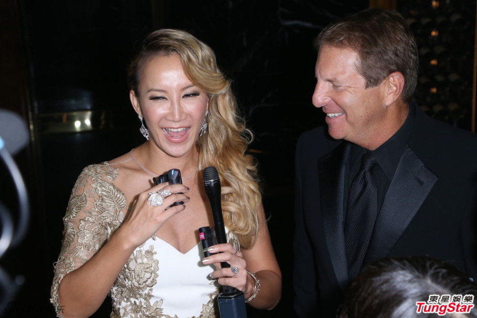 组图：李玟否认贝克汉姆婚变 想为老公生俩小孩