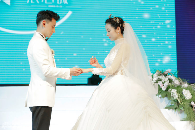 组图：钱泳辰吕一上海大婚 下一步要造人