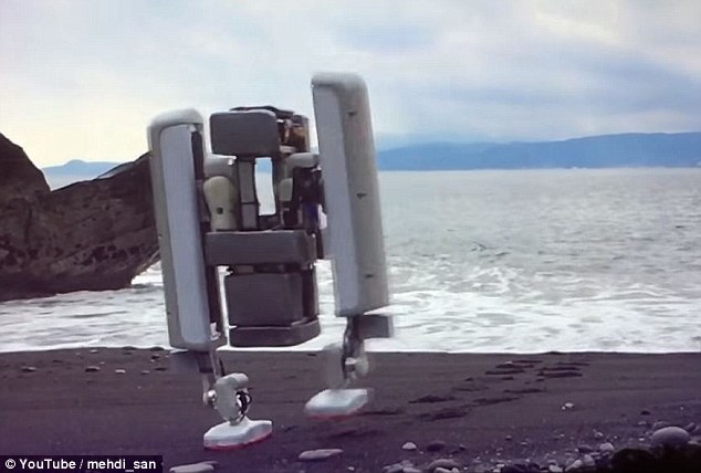 不模仿人类：谷歌日本公司展示新型两足机器人