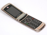Ħ RAZR2 V8