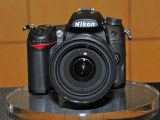 ῵D7000 