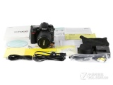 ῵D7000 