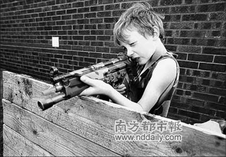 英国拟鼓励男孩玩玩具枪遭教师警察反对