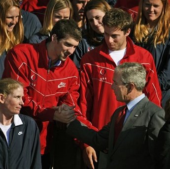 布什怪菲尔普斯未选其女儿做女友(图)