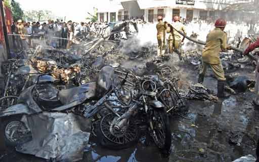 印度连环爆炸死亡人数增至68人335人受伤(图