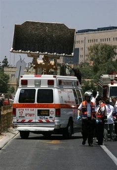 俄罗斯旅游团在以色列遭遇车祸25人死亡(图)_