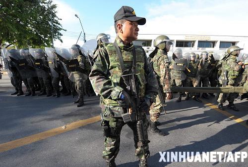 曼谷进入紧急状态 军队在重要地区部署兵力
