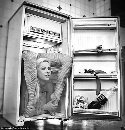 俄1.76米<em>女孩</em>折叠自己装冰箱(<em>图</em>)_新闻中心_新