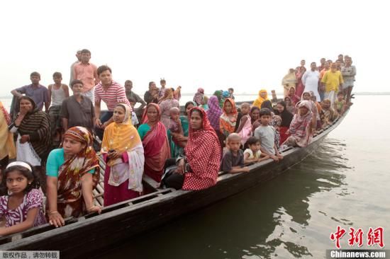 3��13�գ��ϼ�����һ������Լ200���˿͵Ķ������ϲ�һ�����г�û�����Լ150�����䲻�������ع�Ա�ƣ�Ŀǰ��Ԯ��Ա�Ѿ����¹��ֳ����̳�30�����������壬Ԥ������������������������ͼΪ�����߼����˴��ִ��¹ʵص㡣