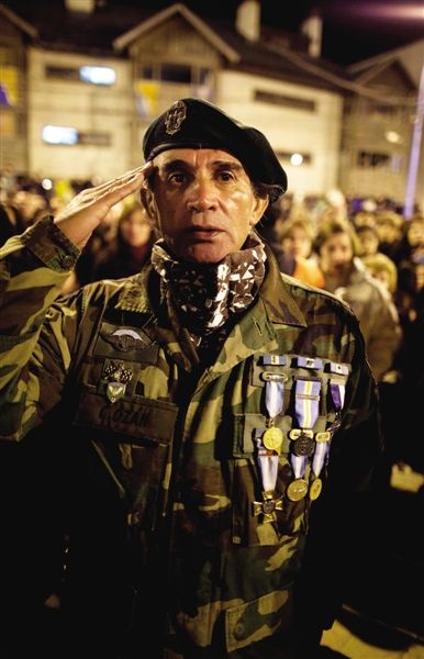 参加纪念活动的阿根廷老兵。