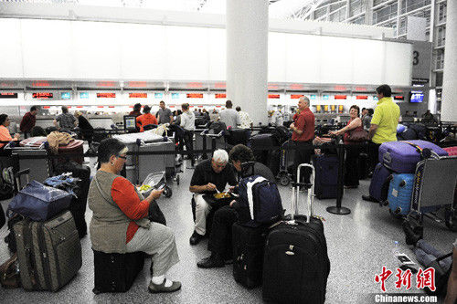 韩亚航空飞机失事 旧金山机场大批旅客滞留