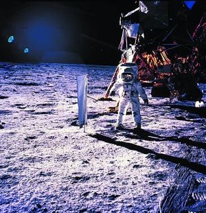 1969��7��21�գ������Ա��ķ˹���ʵ��������������״Ρ�������ͨ�����������޼ƻ��������˶��̽��������档