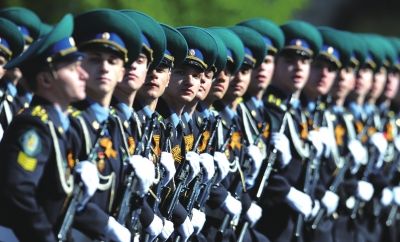 莫斯科红场大阅兵仪式中首次出现克里米亚旗|