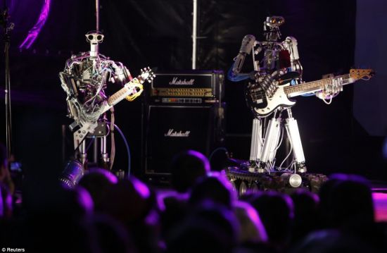 机器人乐手莫斯科举办演唱会[1]