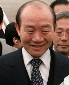 韩国前总统全斗焕在任期间从韩国企业收受贿赂达2亿美元以上，并于1997年获罪。