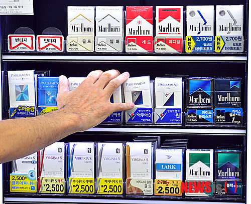 韩将上调香烟价格 非法囤积者剧增 - 中文国际