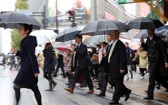 日本要求公司强迫员工休假以防过劳死|过劳死