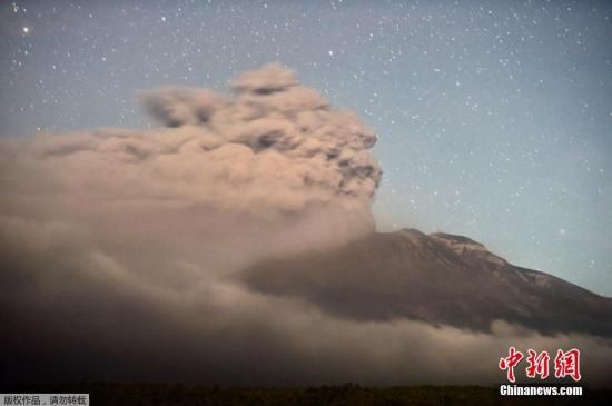 智利火山两度喷发 多家航空取消飞智利等地航