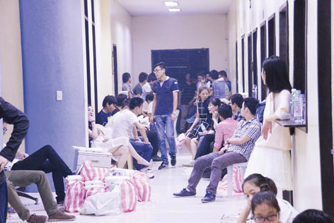 菲律宾移民局拘捕180余外国人 部分中国人获释