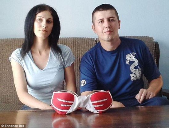 胸妹子福音:<em>男子发明神奇胸罩可令罩杯升级</em>_新