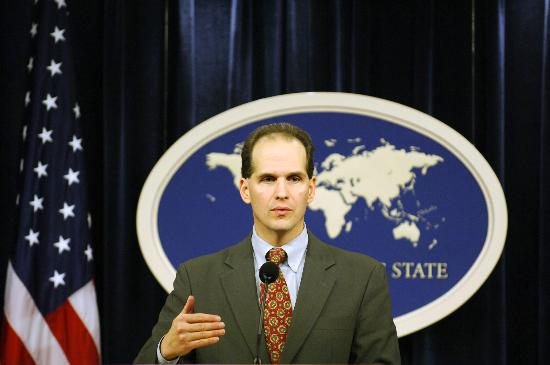 图文:美国国务院副发言人凯西谴责爆炸事件