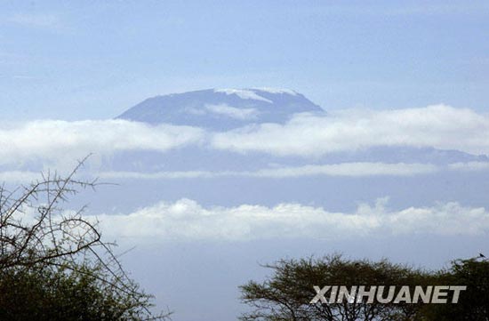 组图：非洲乞力马扎罗山雪冠面临消失威胁