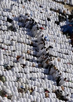 300多万穆斯林云集沙特参加朝圣(组图)