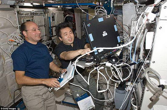 日本斥资14.5亿英镑建成空间实验室(组图)