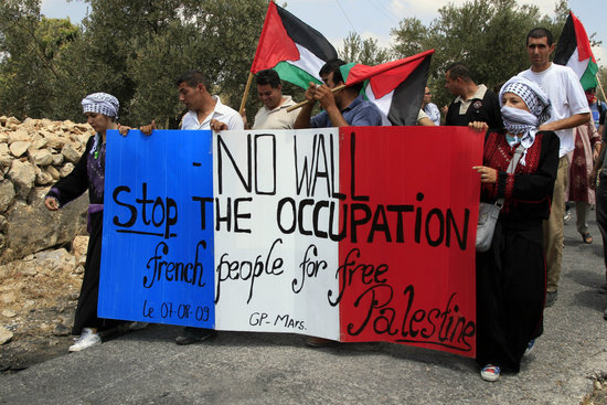 组图:巴勒斯坦示威者抗议以色列修建隔离墙